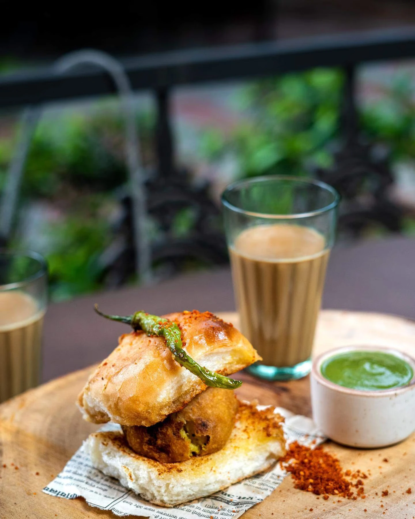 Vada pav and cutting chai